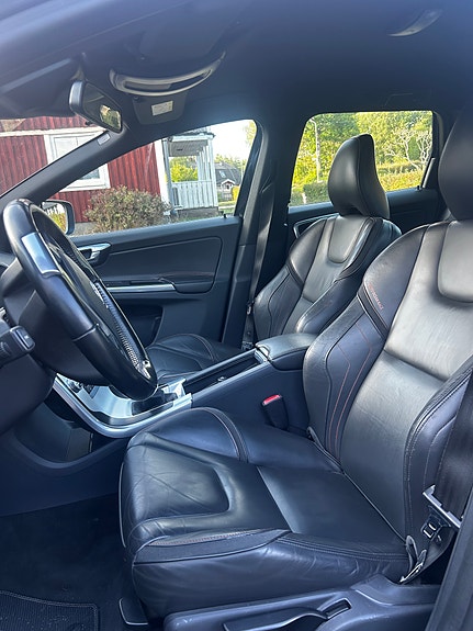 Volvo XC60 4 of 15