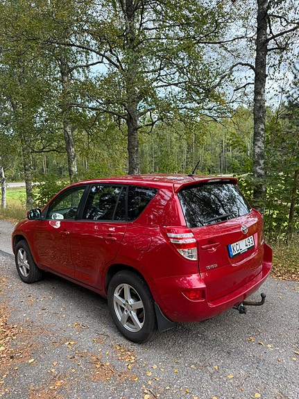 Toyota RAV4 5 of 16