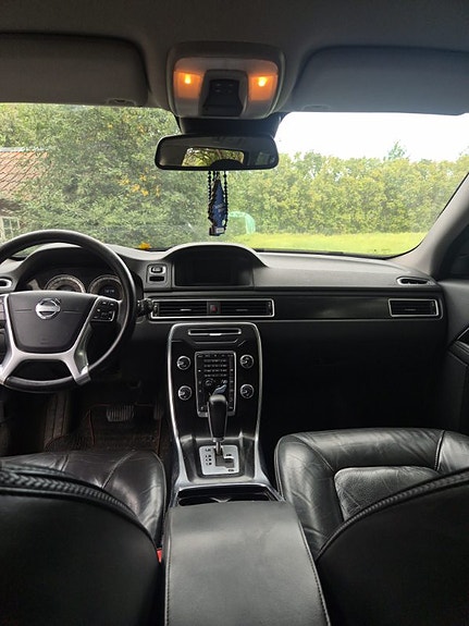 Volvo XC70 7 of 7