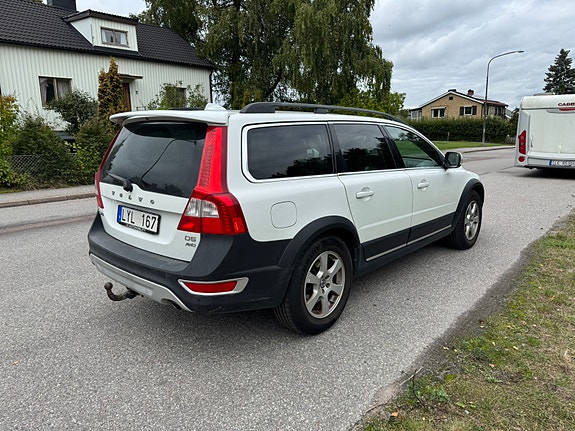 Volvo XC70 3 of 7