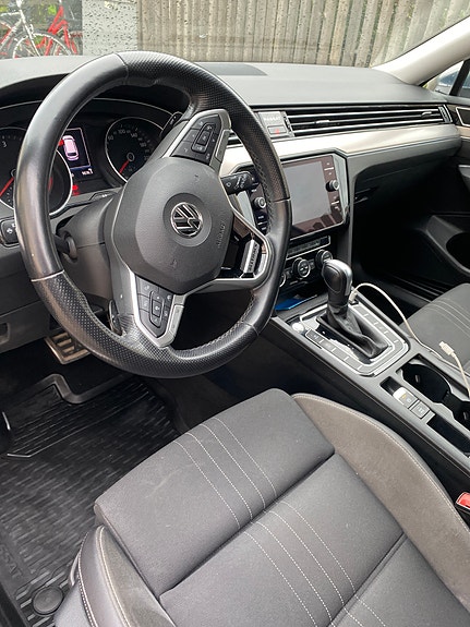 Volkswagen Passat Alltrack 4 of 6