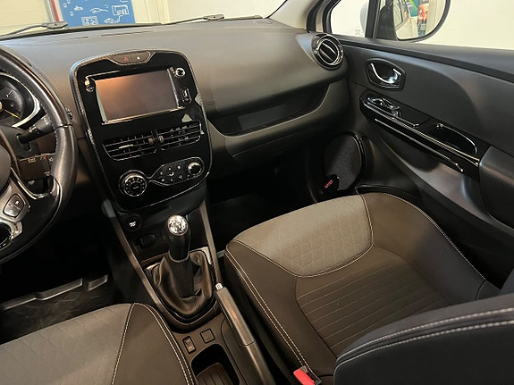 Renault Clio 13 of 18