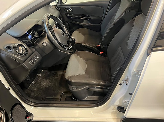 Renault Clio 14 of 18