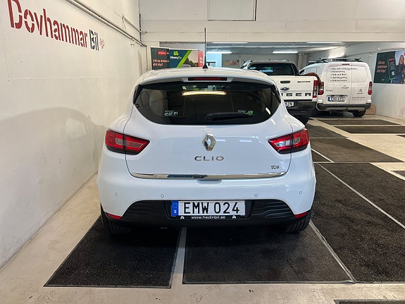 Renault Clio 8 of 18