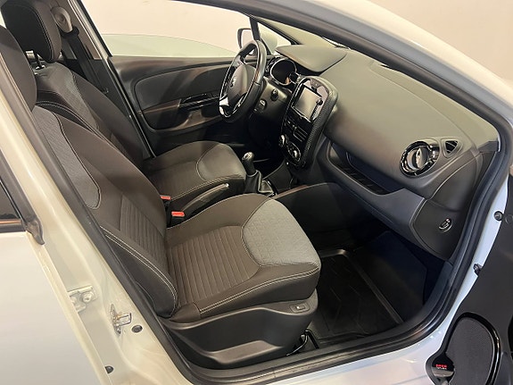 Renault Clio 15 of 18