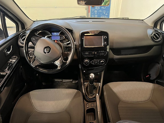 Renault Clio 9 of 18