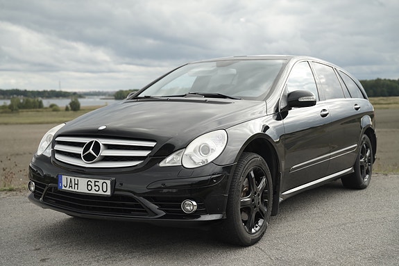 Mercedes-Benz R320 21 of 23