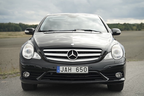 Mercedes-Benz R320 22 of 23