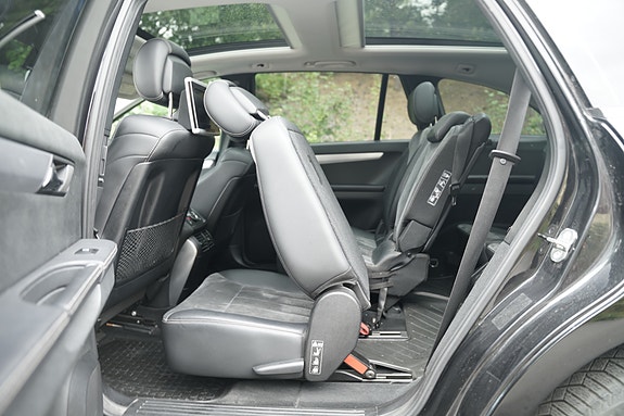 Mercedes-Benz R320 20 of 23