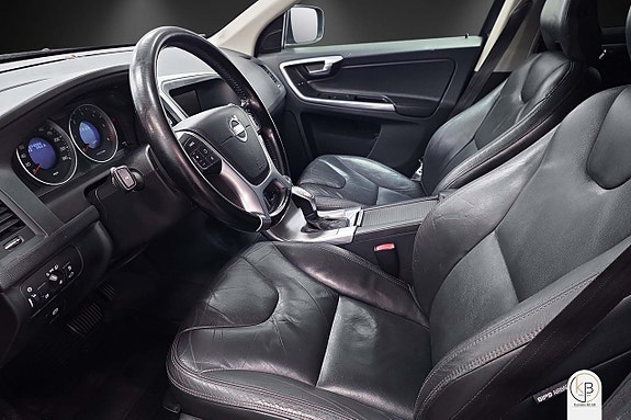 Volvo XC60 7 of 12
