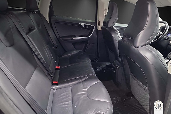 Volvo XC60 9 of 12