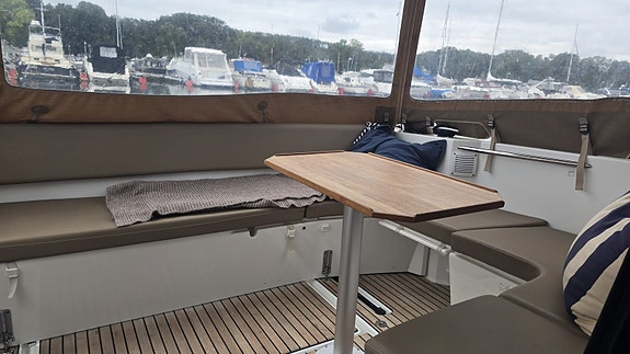 Jeanneau Merry Fisher 855 | 2x200 hk Yamaha | Joystick | 315 h | Välutrustad 9 of 19