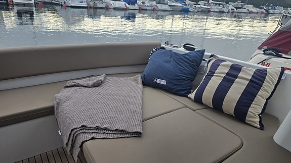Jeanneau Merry Fisher 855 | 2x200 hk Yamaha | Joystick | 315 h | Välutrustad 10 of 19