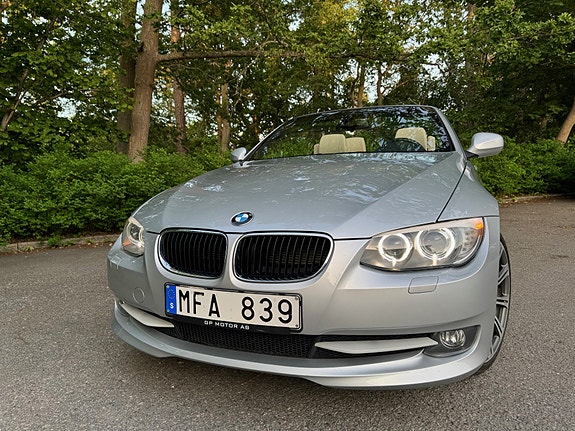 BMW 320i 5 of 11