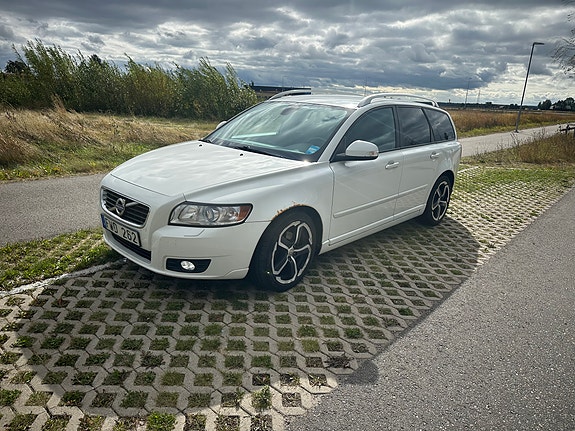 Volvo V50 3 of 18