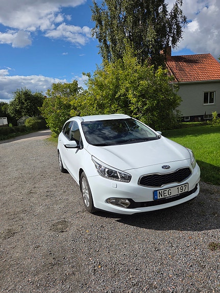 Kia Ceed 2 of 7