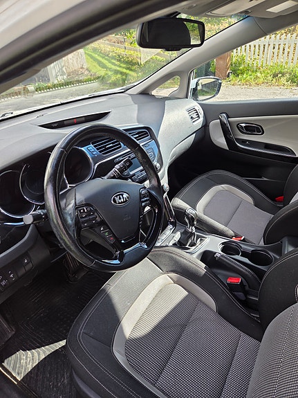 Kia Ceed 4 of 7