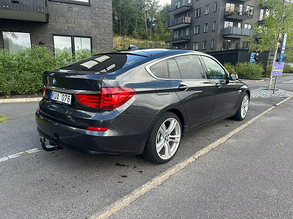 BMW 530d 2 of 10