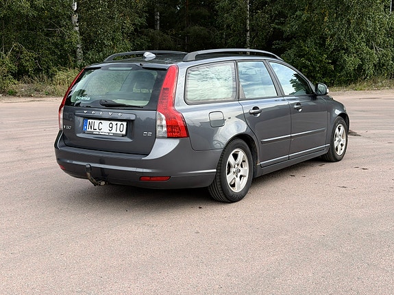 Volvo V50 3 of 12