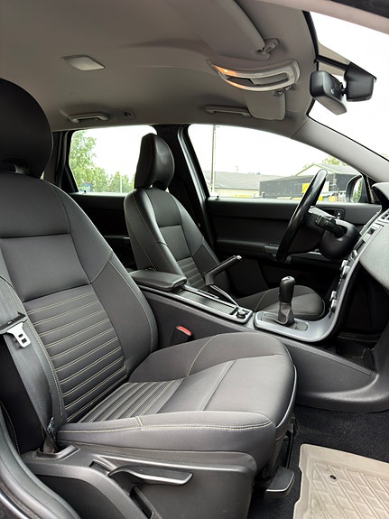 Volvo V50 6 of 12