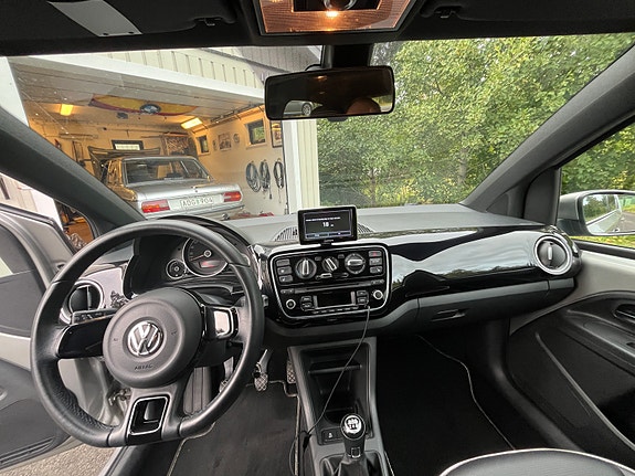 Volkswagen UP! 12 of 14