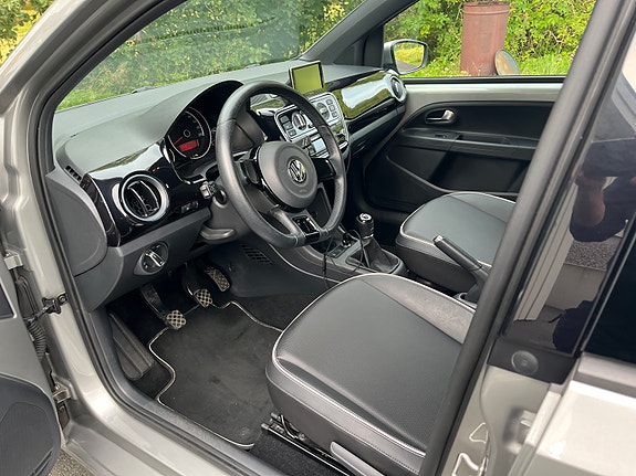 Volkswagen UP! 6 of 14