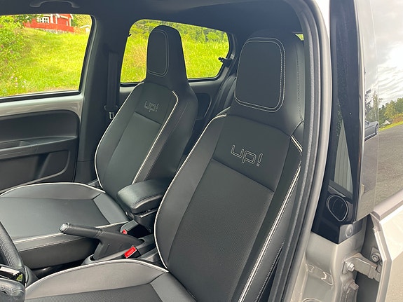 Volkswagen UP! 7 of 14