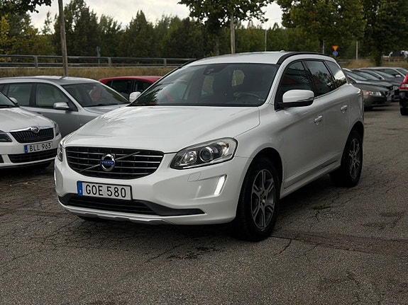 Volvo XC60 2 of 7