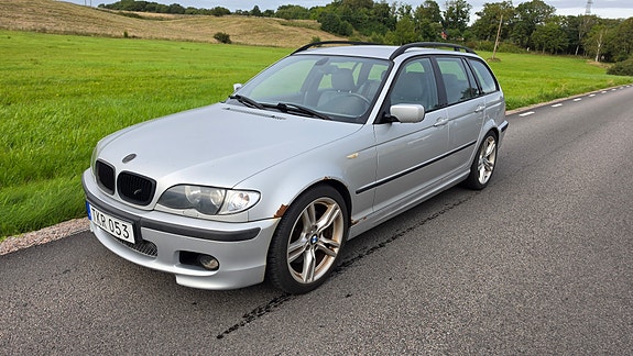 BMW 330i 4 of 10