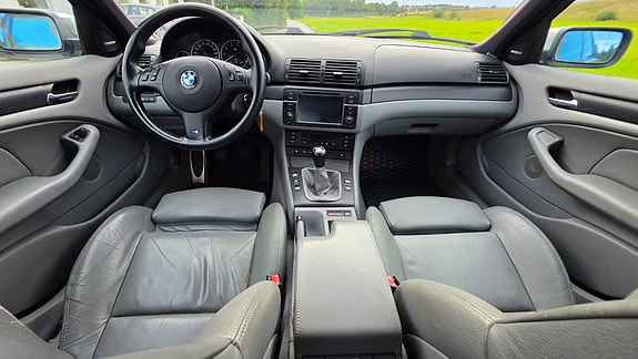 BMW 330i 9 of 10