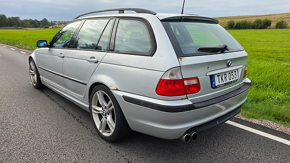 BMW 330i 6 of 10