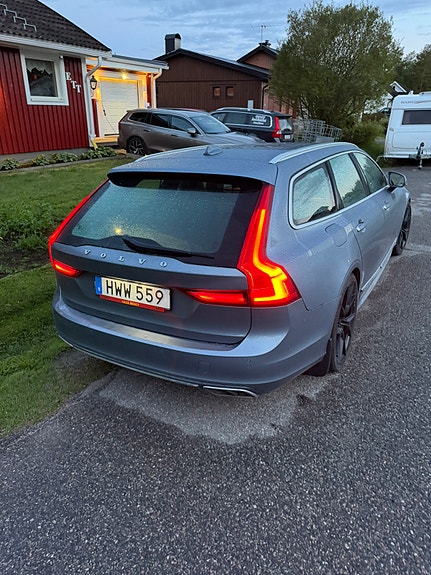 Volvo V90 2 of 6