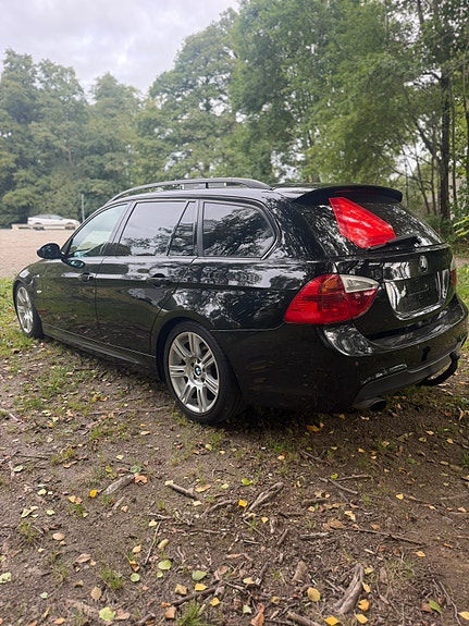 BMW 320d 4 of 20