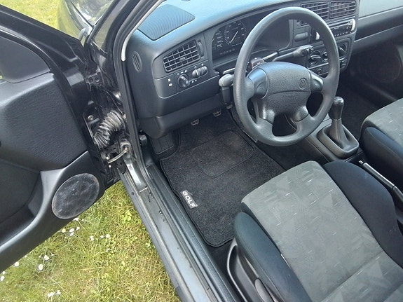 Volkswagen Golf III 8 of 8