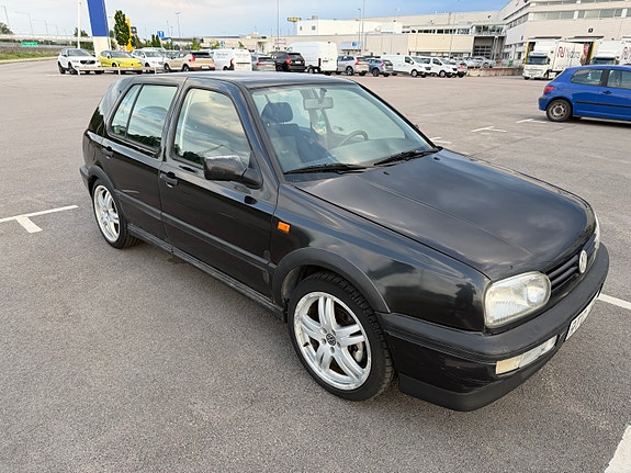 Volkswagen Golf III 2 of 8