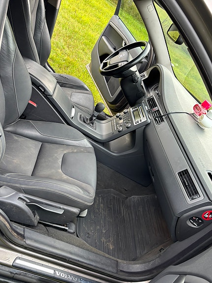 Volvo V70 9 of 12