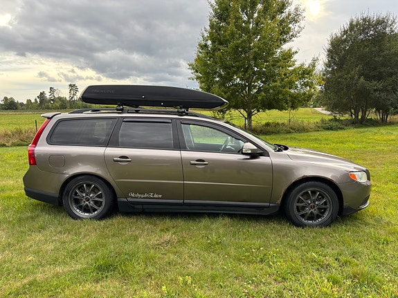 Volvo V70 3 of 12