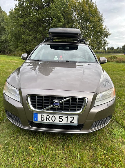 Volvo V70 5 of 12