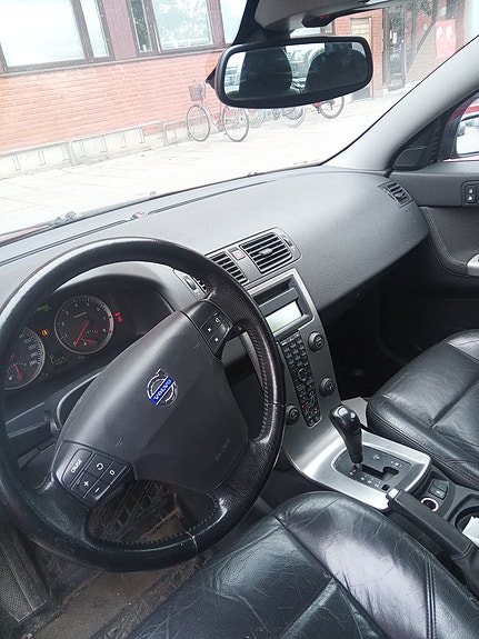 Volvo V50 2 of 7