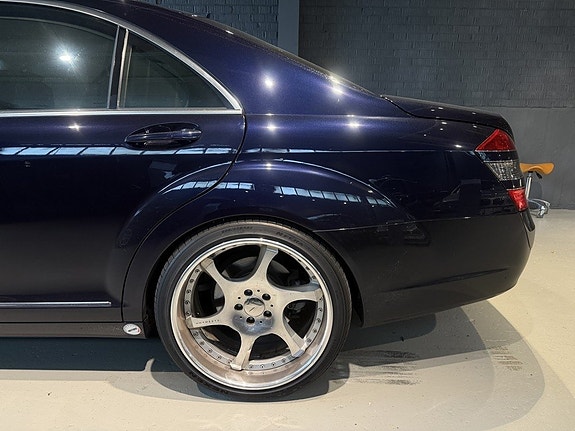 Mercedes-Benz S500 2 of 3