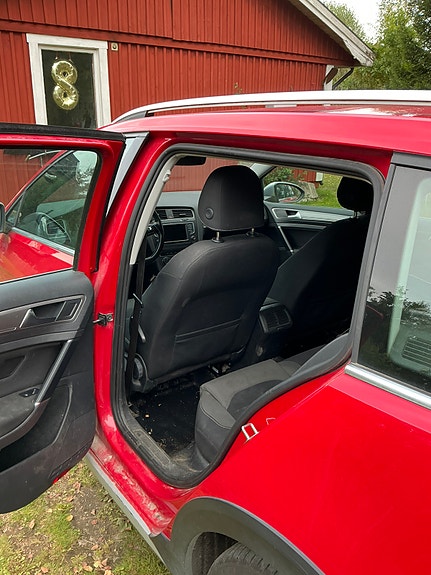 Volkswagen Golf Alltrack 4 of 4