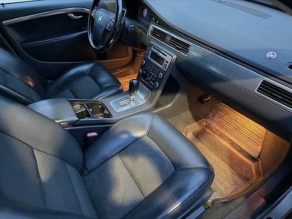 Volvo V70 11 of 18