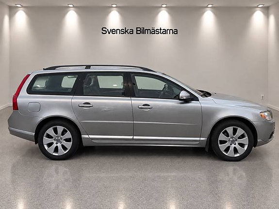 Volvo V70 7 of 18