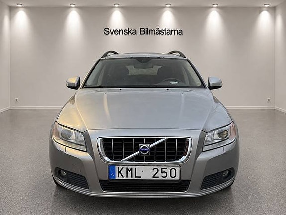 Volvo V70 3 of 18