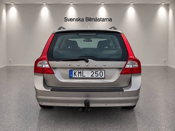 Volvo V70 4 of 18