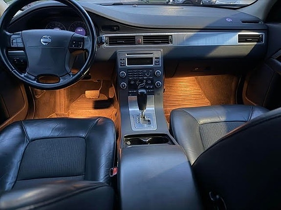Volvo V70 9 of 18