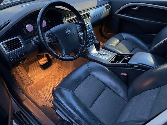 Volvo V70 10 of 18