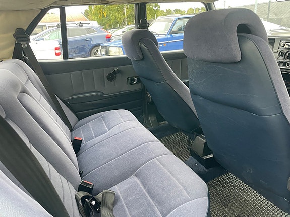 Saab 900 5 of 7