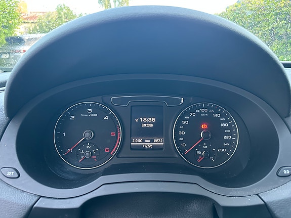 Audi Q3 6 of 14