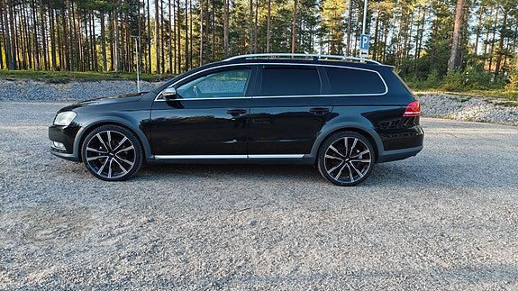 Volkswagen Passat Alltrack 5 of 8